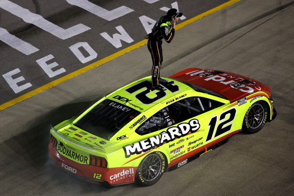 Xfinity ArticleThe first superlong potentially three lines of a title to test on the carousel