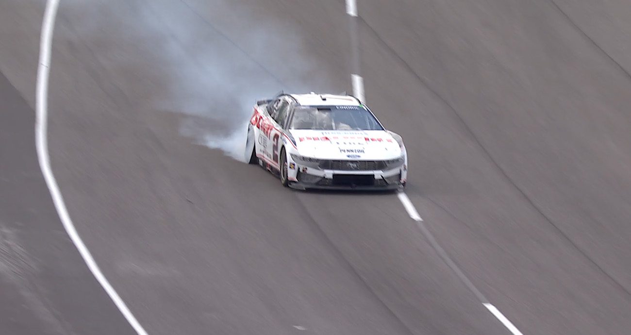 Cindric forced to pit from lead in Stage 2 with tire down